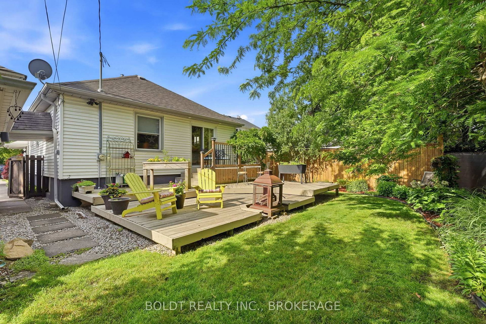9 Woodgate Avenue • St. Catharines, ON photo 26