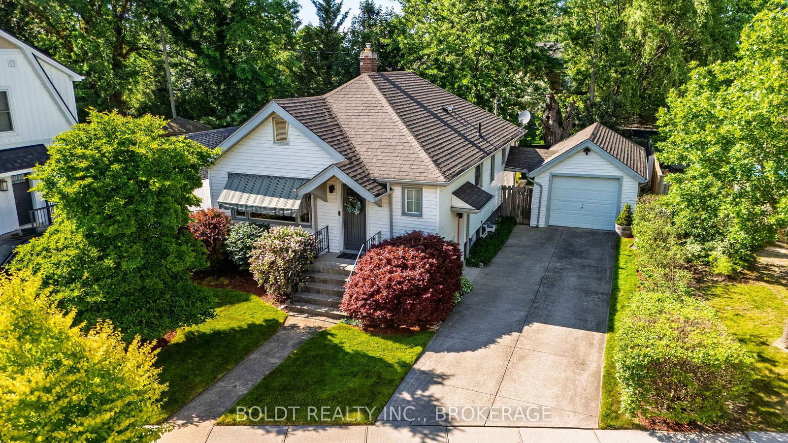 9 Woodgate Avenue • St. Catharines, ON photo 34