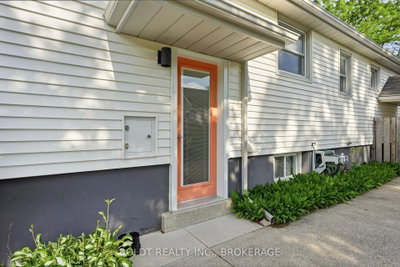 9 Woodgate Avenue • St. Catharines, ON photo 4