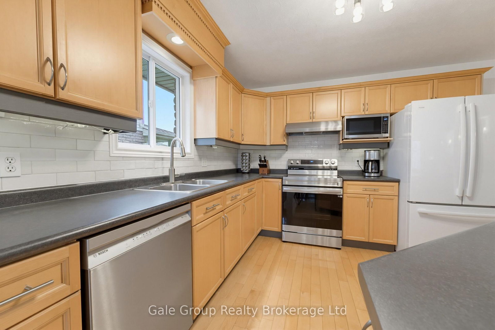 471 Ontario Street • Woodstock, ON photo 11