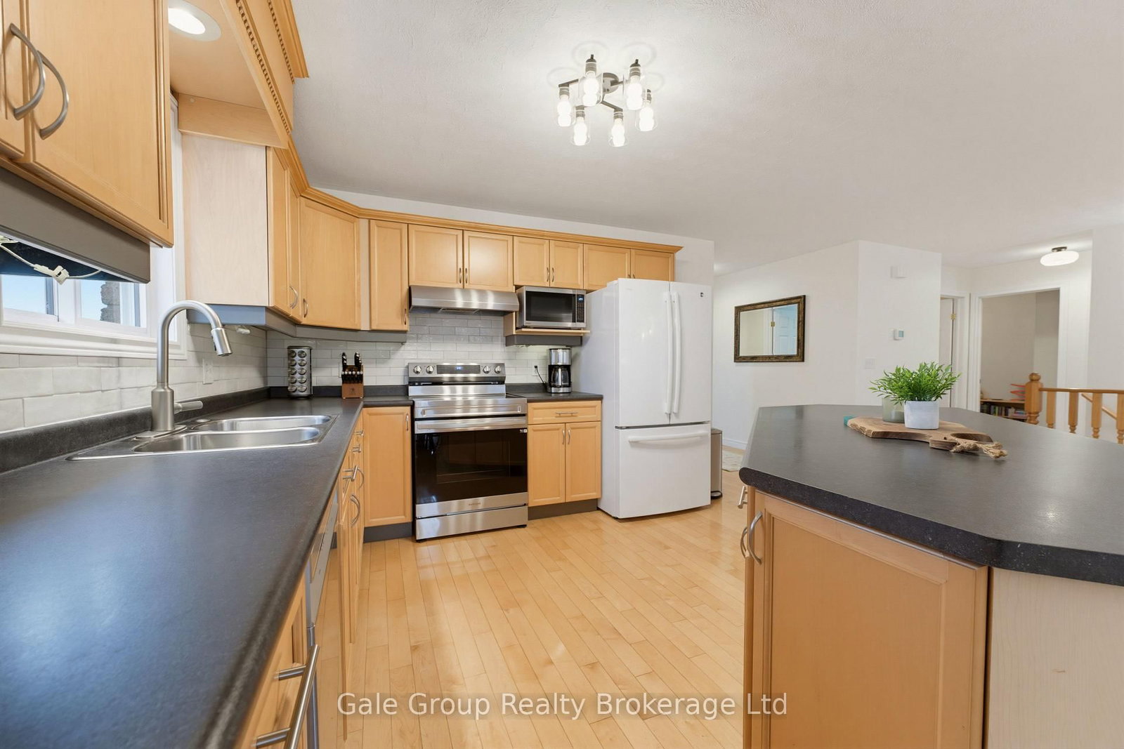 471 Ontario Street • Woodstock, ON photo 12