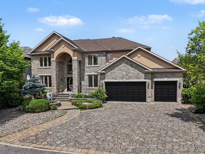 Detached House for lease at 523 Kochar Drive, Ottawa, Ontario, K2C 4G9 - Mooneys Bay - MLS: X13769212