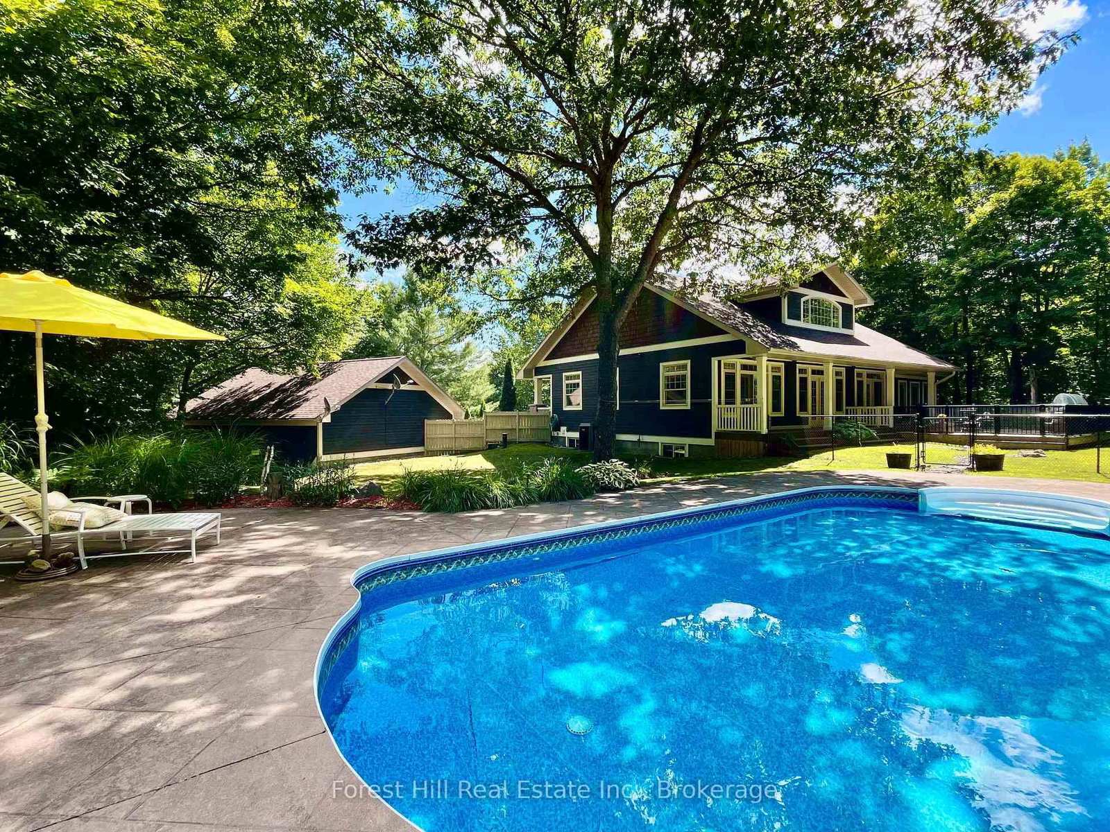 1474 Etwell Road • Huntsville, ON photo 1