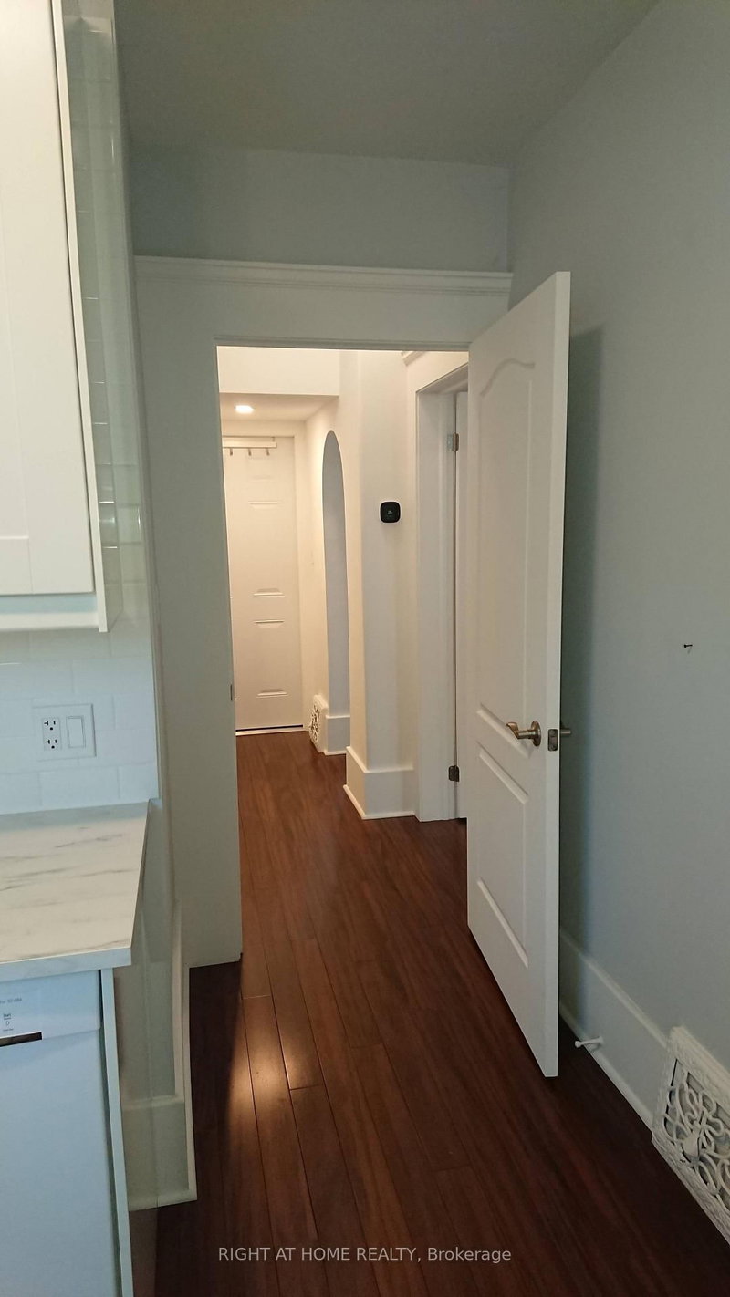 Main - 117 Wellington Street S