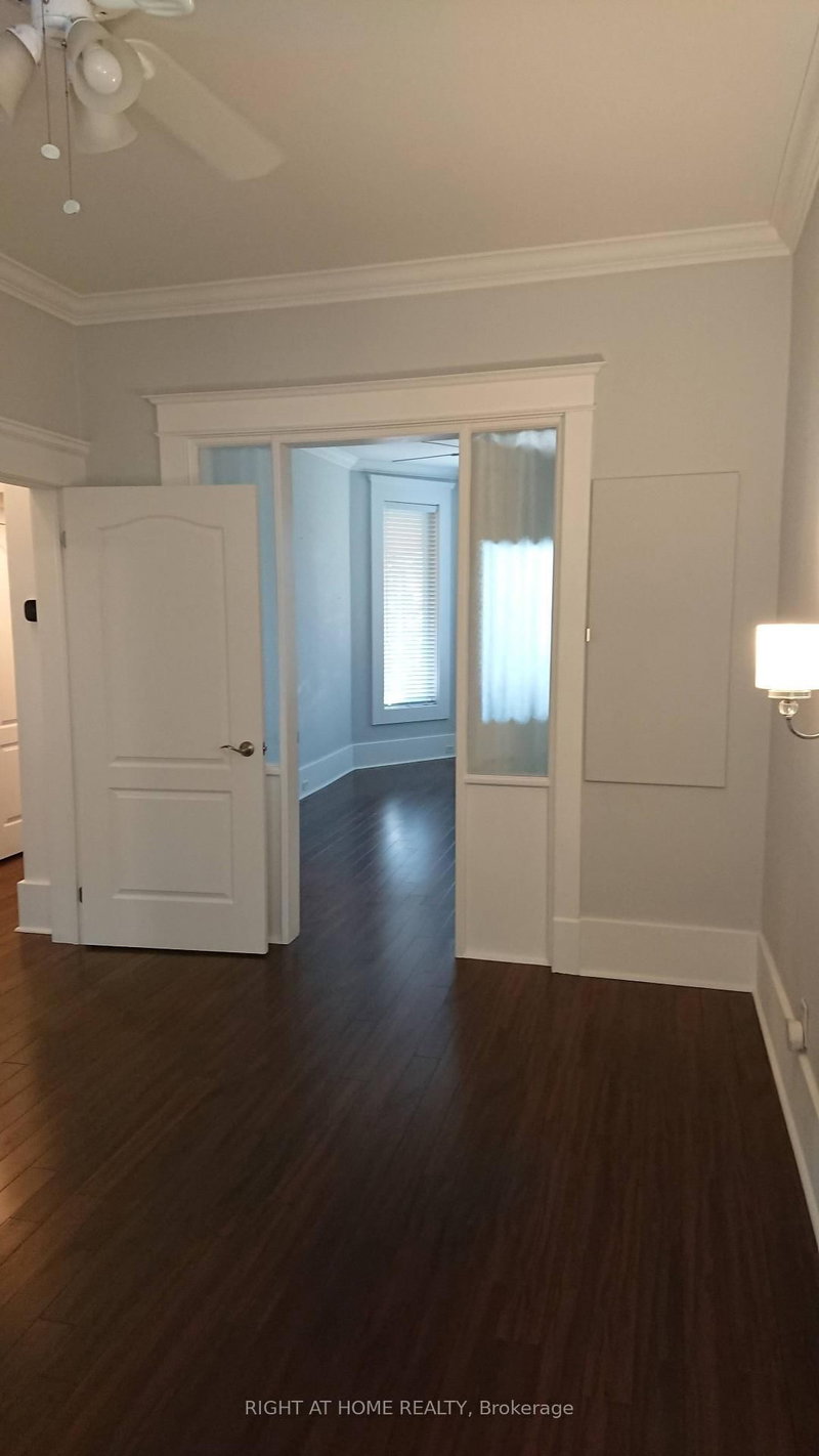 Main - 117 Wellington Street S