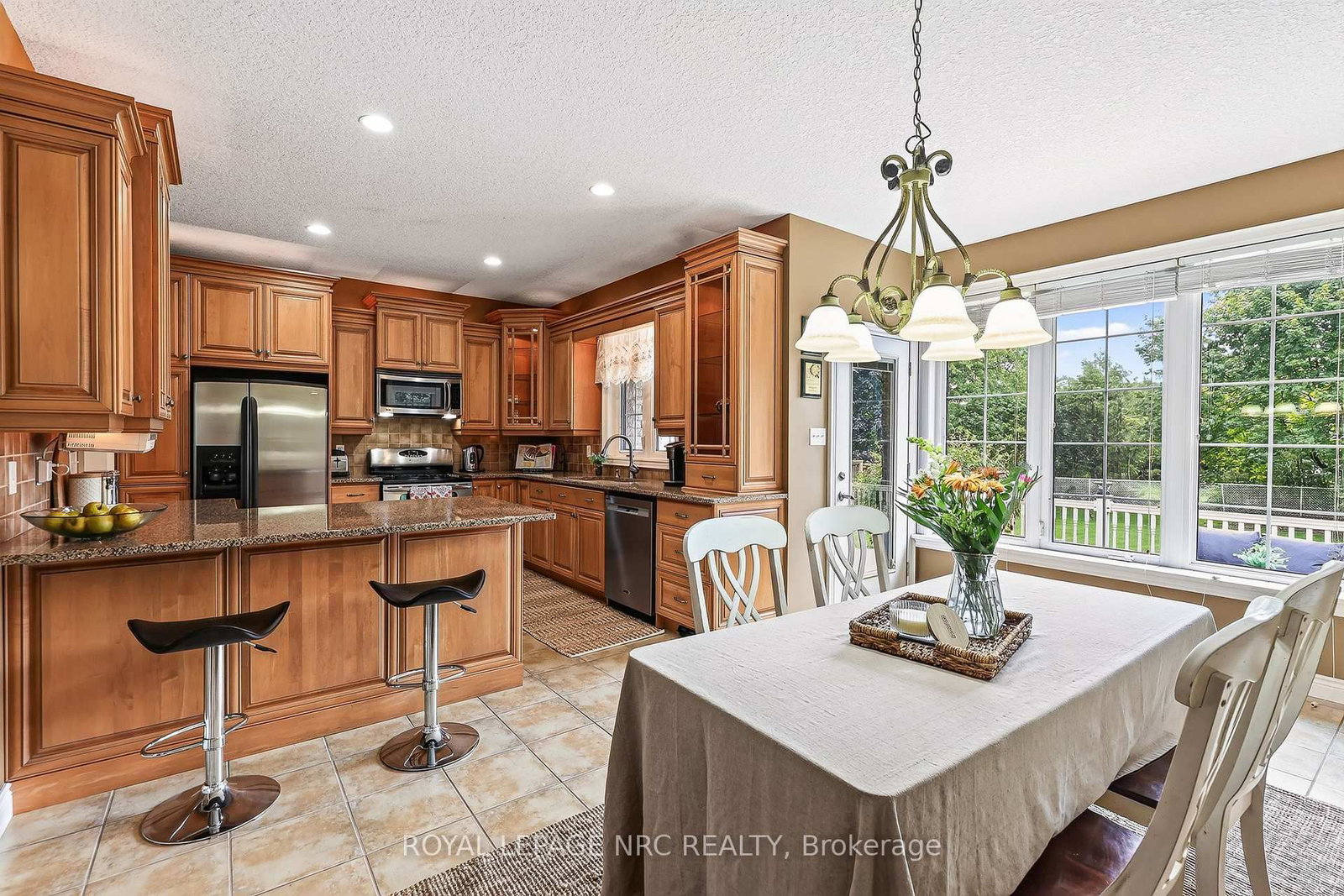 400 Lakeview Drive • Woodstock, ON photo 12