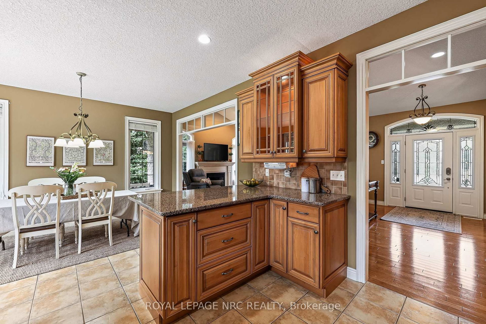 400 Lakeview Drive • Woodstock, ON photo 14