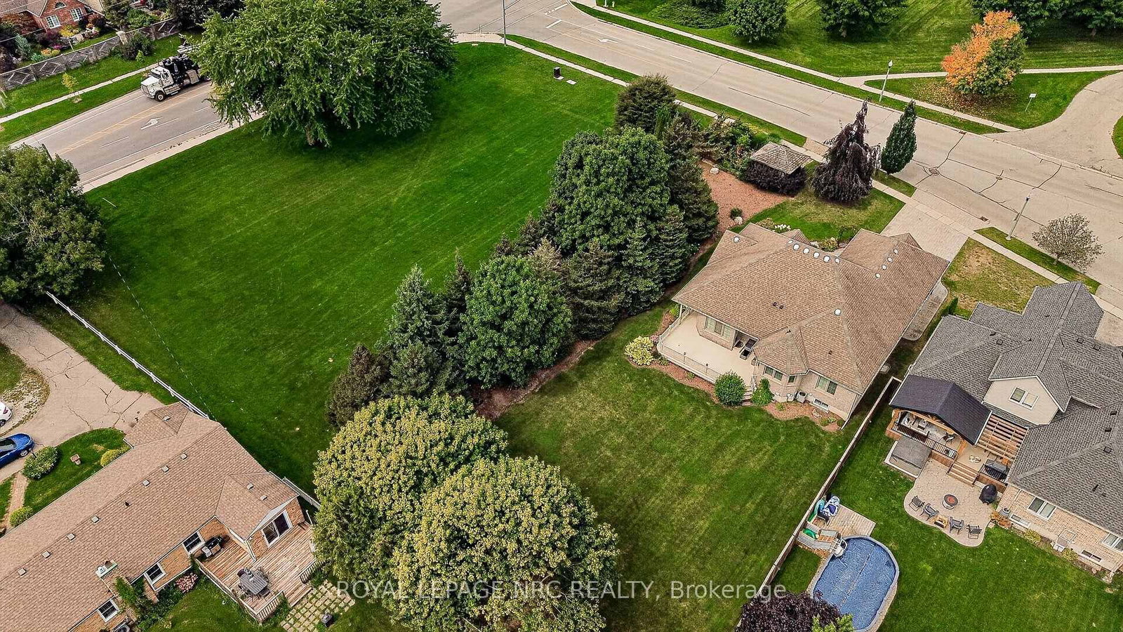 400 Lakeview Drive • Woodstock, ON photo 39