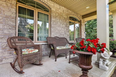 400 Lakeview Drive • Woodstock, ON photo 4