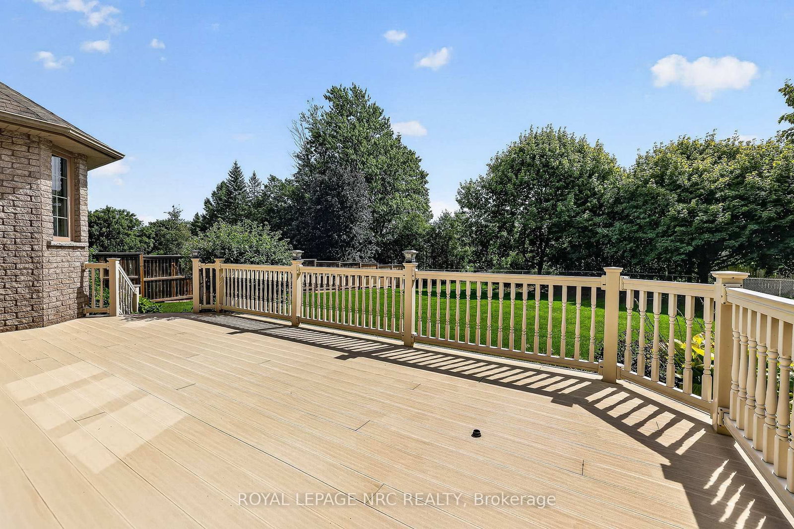 400 Lakeview Drive • Woodstock, ON photo 40