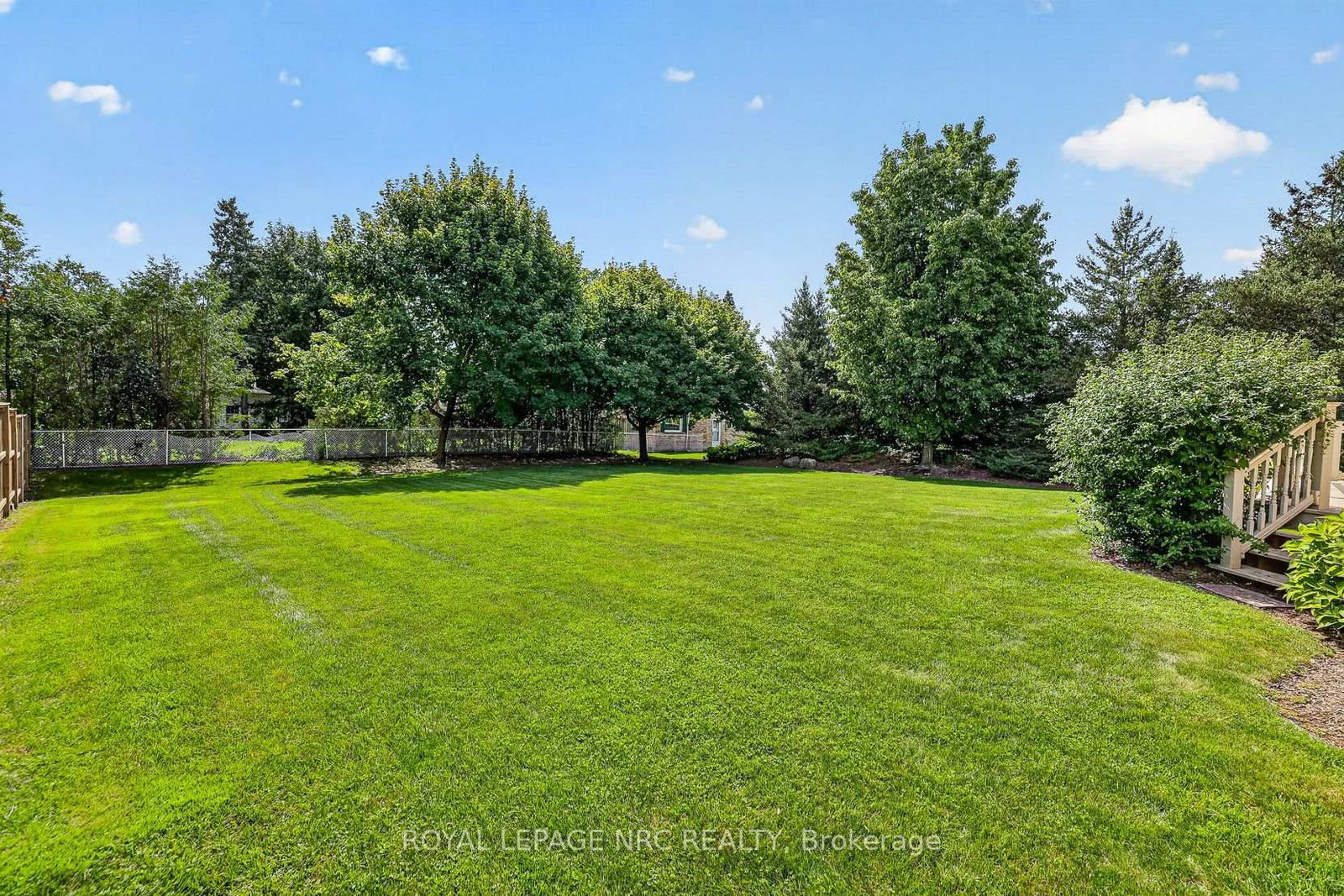 400 Lakeview Drive • Woodstock, ON photo 43