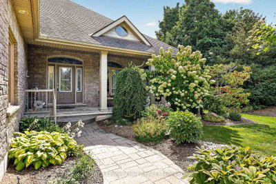 400 Lakeview Drive • Woodstock, ON photo 5