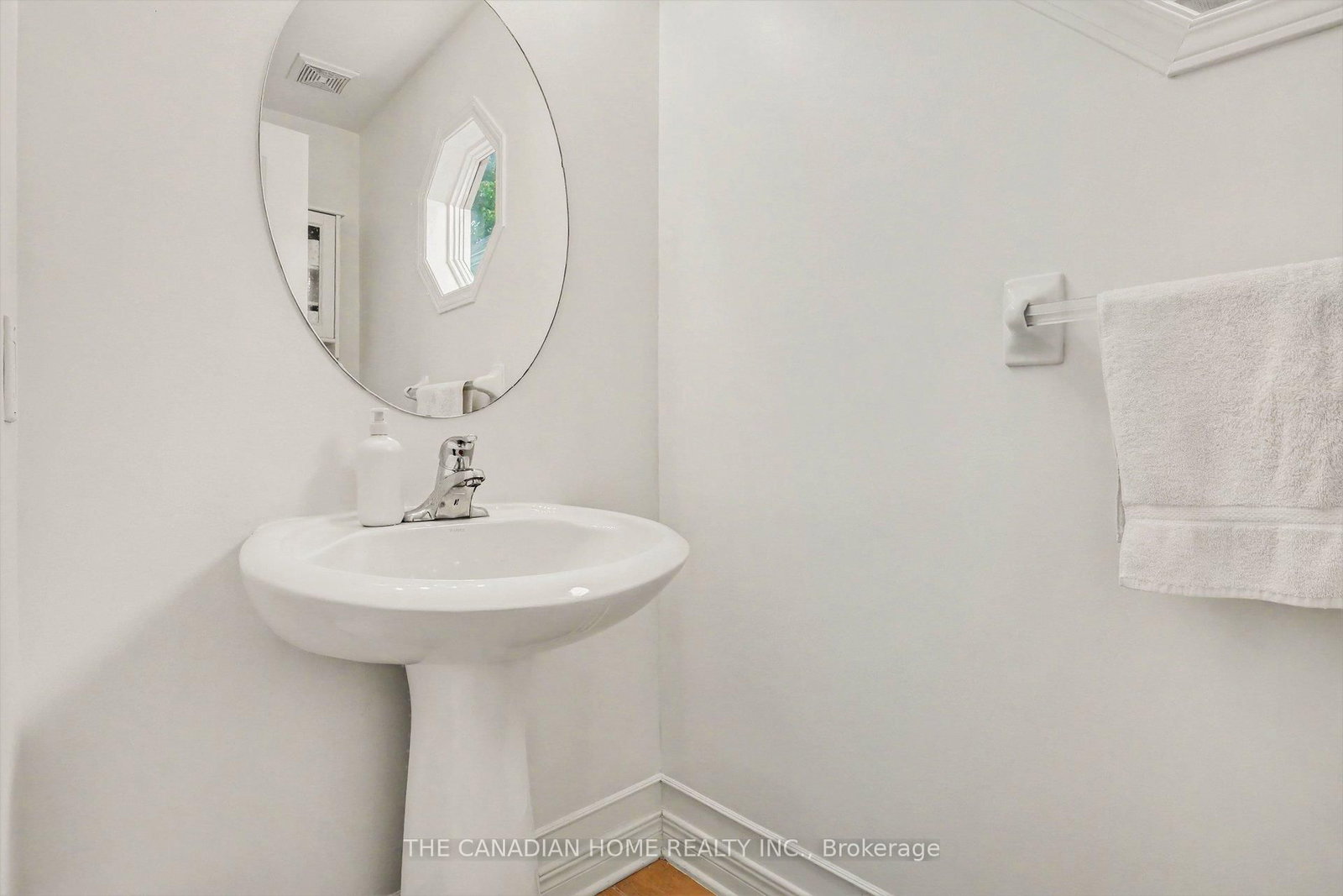 266 Parkin Circle • Ottawa, ON photo 10