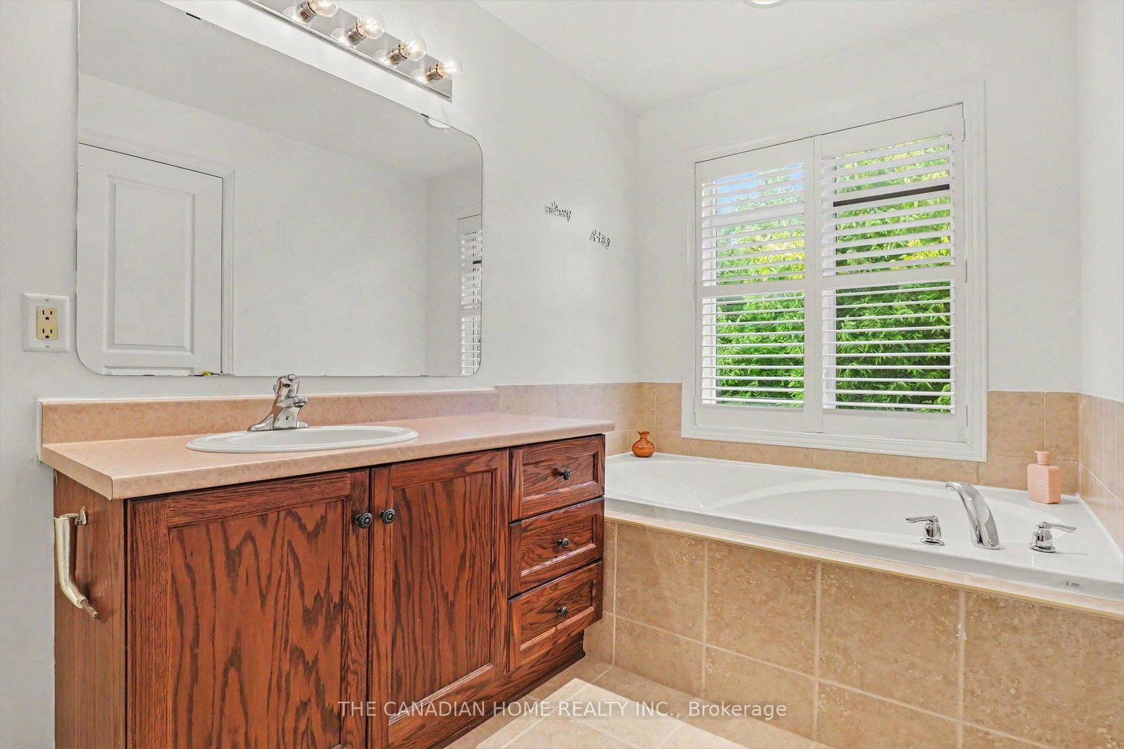 266 Parkin Circle • Ottawa, ON photo 13