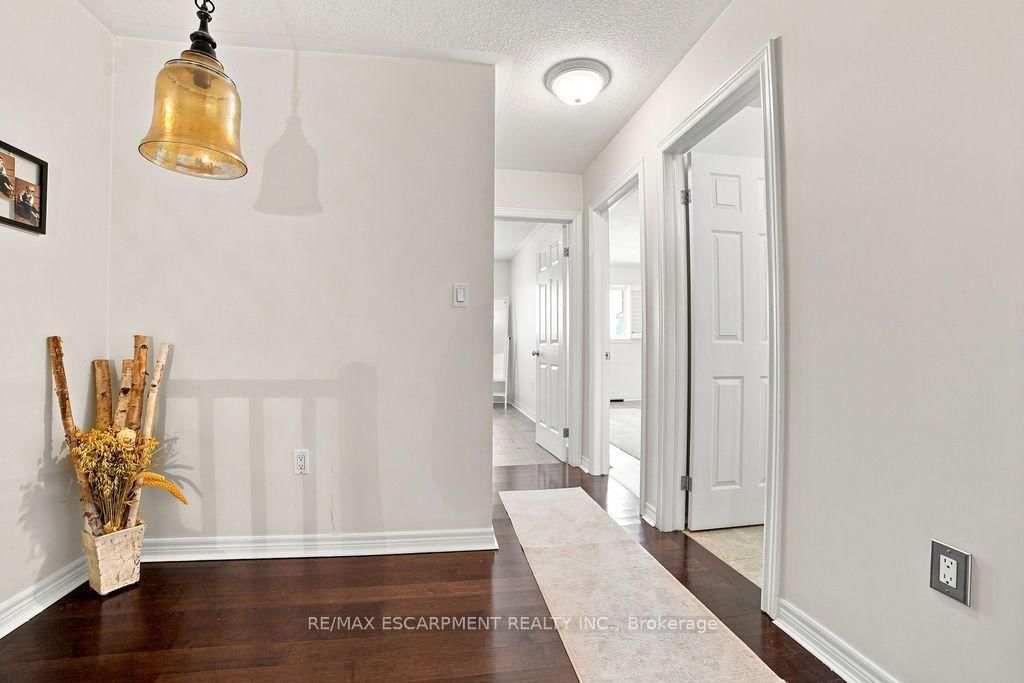 336 Pinehill Drive • Hamilton, ON photo 11