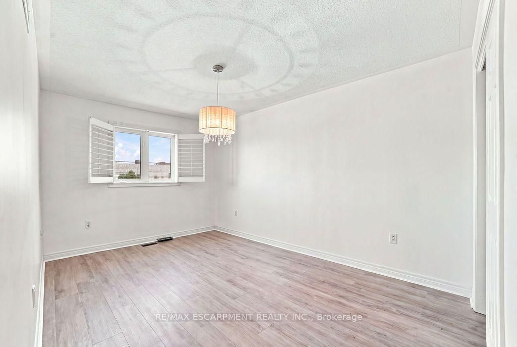 336 Pinehill Drive • Hamilton, ON photo 13