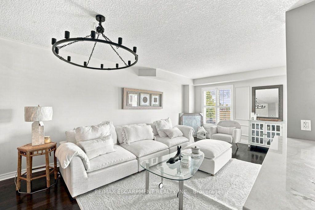336 Pinehill Drive • Hamilton, ON photo 5