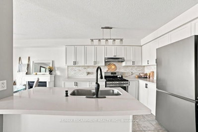 336 Pinehill Drive • Hamilton, ON photo 6