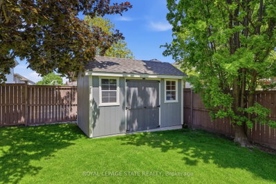 56 MCCAFFERY Crescent • St. Catharines, ON photo 4