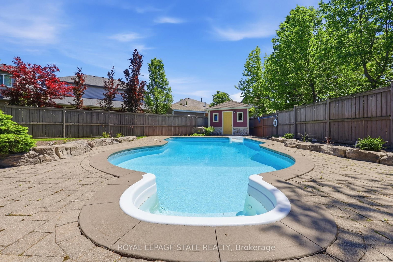 56 MCCAFFERY Crescent • St. Catharines, ON photo 6