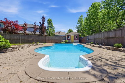 56 MCCAFFERY Crescent • St. Catharines, ON photo 6