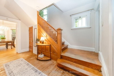 239 Ridout Street S • London South, ON photo 8