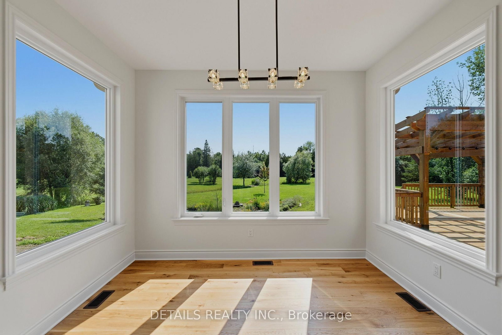28 Ridingview Crescent • Ottawa, ON photo 14