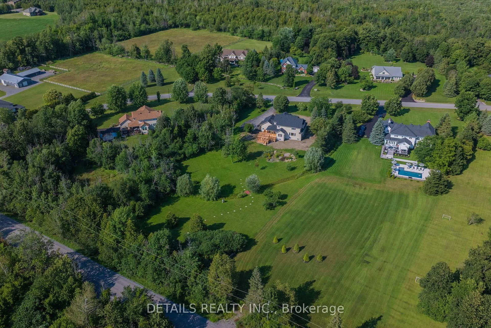 28 Ridingview Crescent • Ottawa, ON photo 43