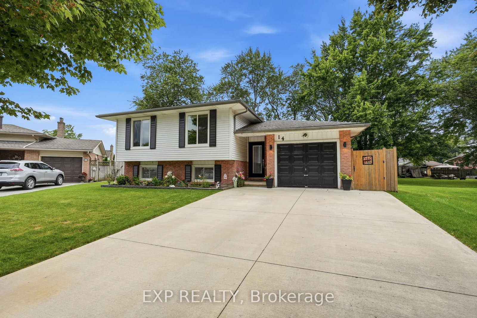 14 Apple Court • Welland, ON photo 1