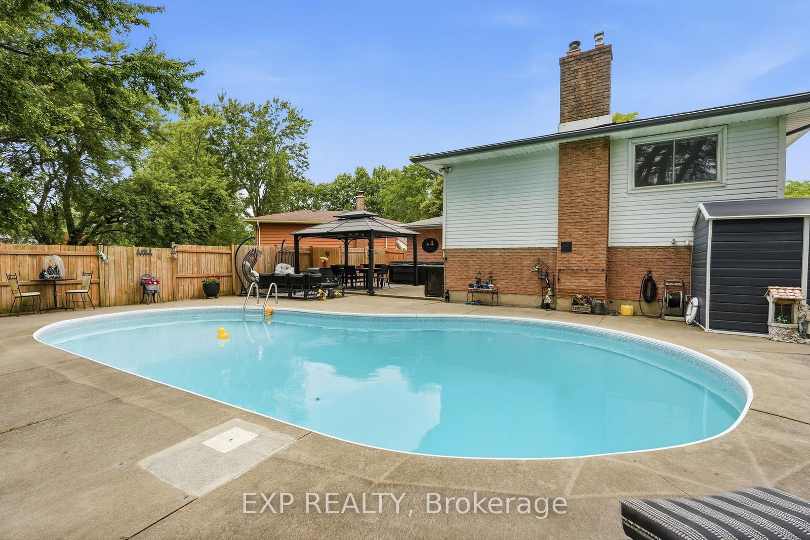 14 Apple Court • Welland, ON photo 11