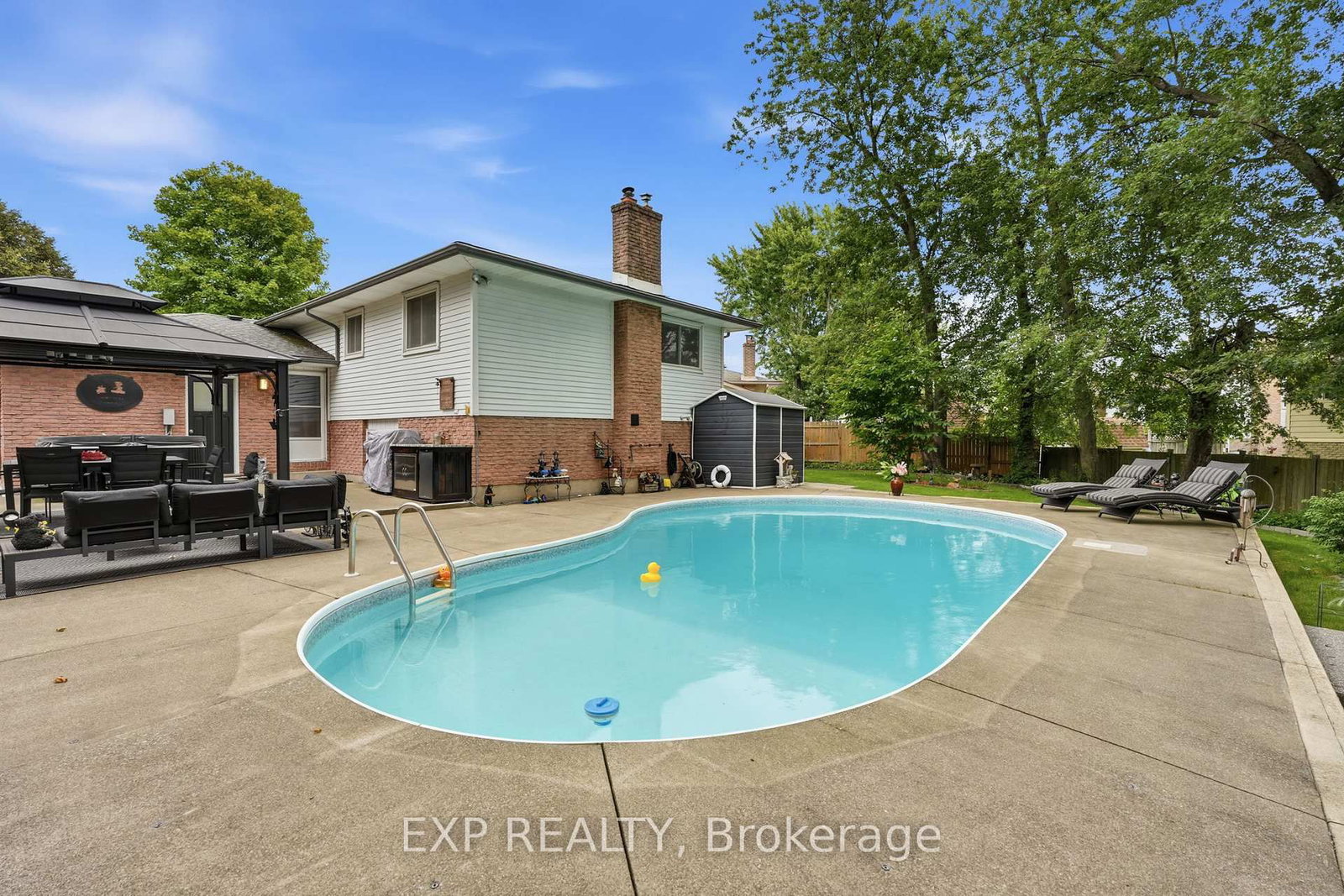 14 Apple Court • Welland, ON photo 12
