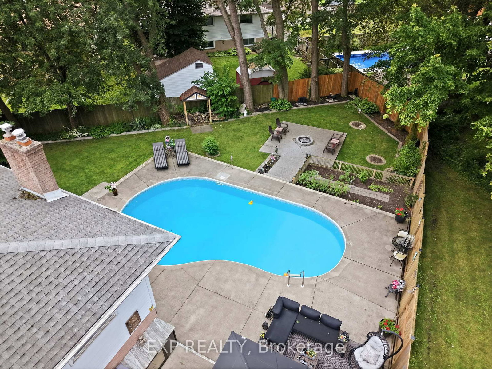 14 Apple Court • Welland, ON photo 9
