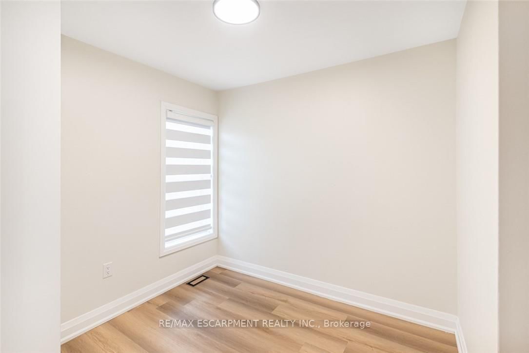 250 Rosslyn Avenue N • Hamilton, ON photo 19