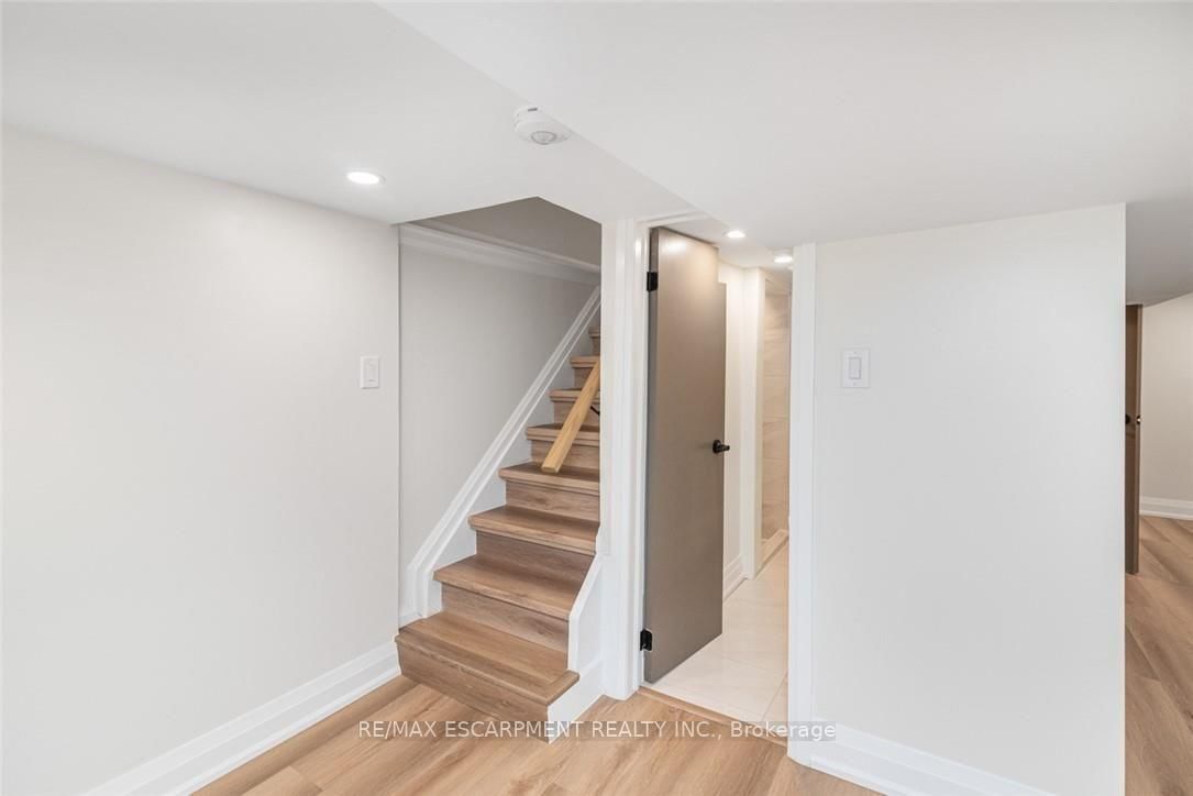 250 Rosslyn Avenue N • Hamilton, ON photo 33