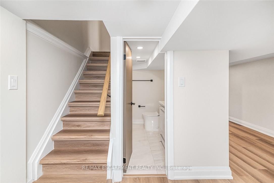 250 Rosslyn Avenue N • Hamilton, ON photo 34