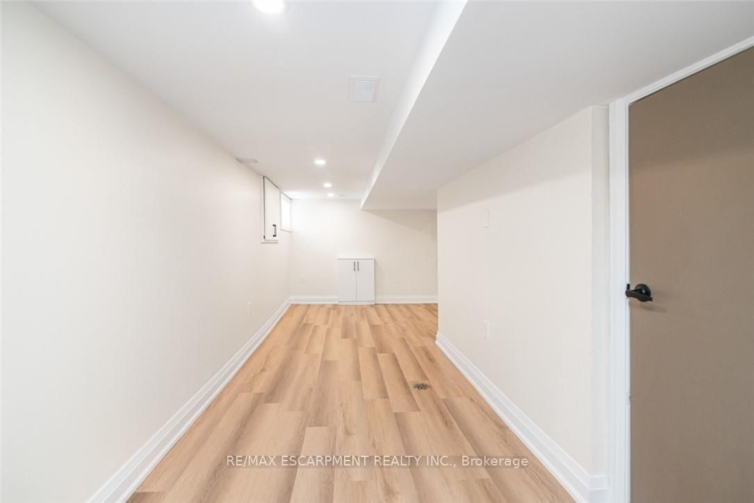 250 Rosslyn Avenue N • Hamilton, ON photo 35