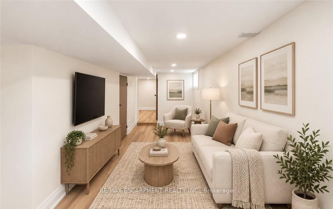 250 Rosslyn Avenue N • Hamilton, ON photo 37