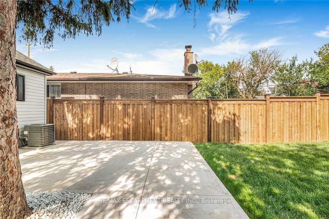250 Rosslyn Avenue N • Hamilton, ON photo 39