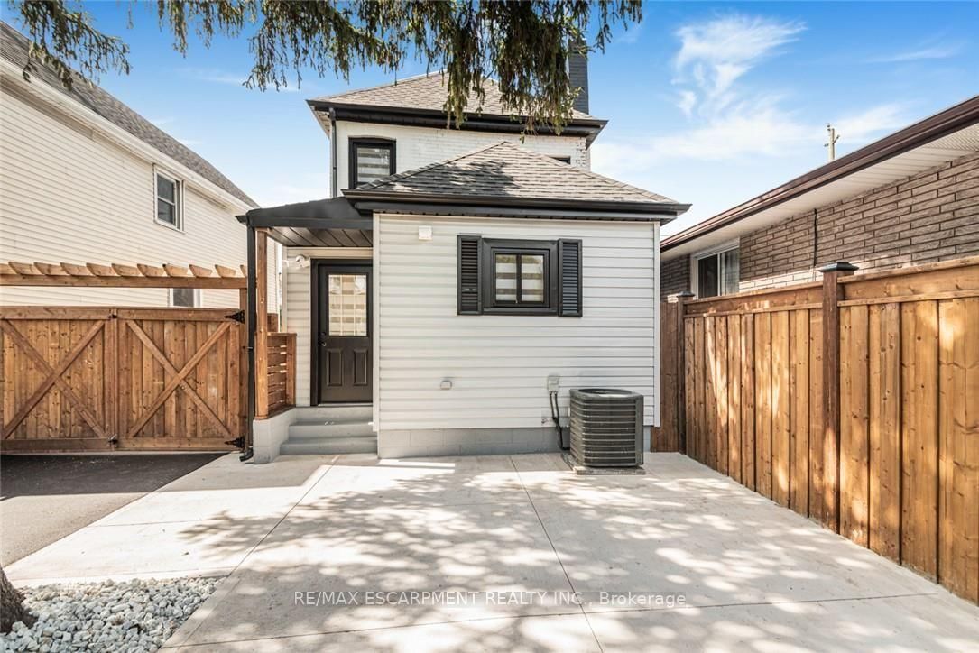 250 Rosslyn Avenue N • Hamilton, ON photo 42