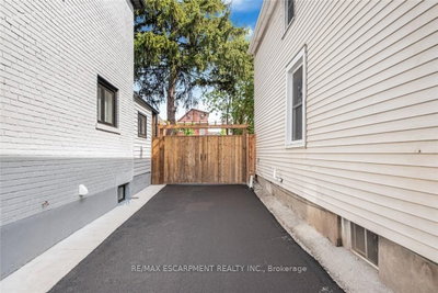 250 Rosslyn Avenue N • Hamilton, ON photo 6