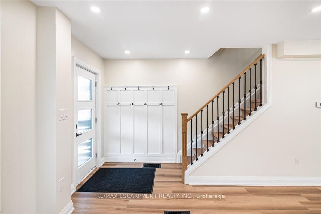 250 Rosslyn Avenue N • Hamilton, ON photo 8