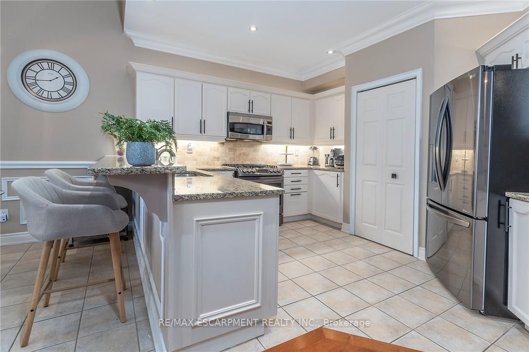 151 Moore Crescent • Hamilton, ON photo 12