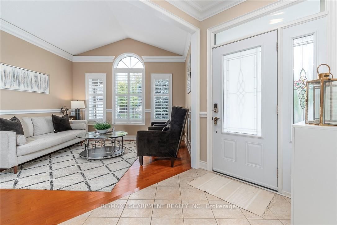 151 Moore Crescent • Hamilton, ON photo 4