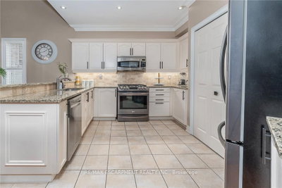 151 Moore Crescent • Hamilton, ON photo 8
