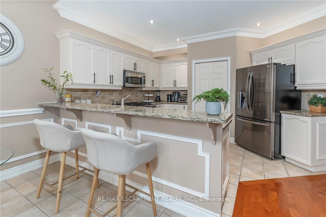 151 Moore Crescent • Hamilton, ON photo 9