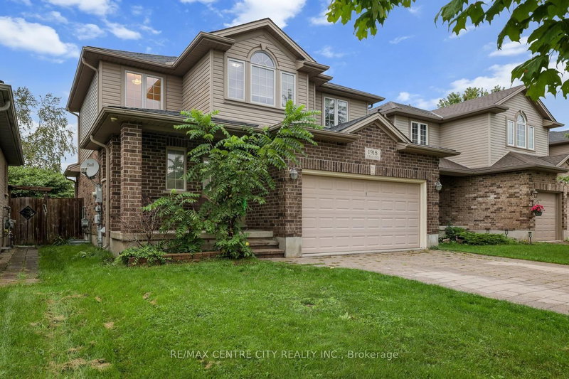 1918 Jubilee Crescent