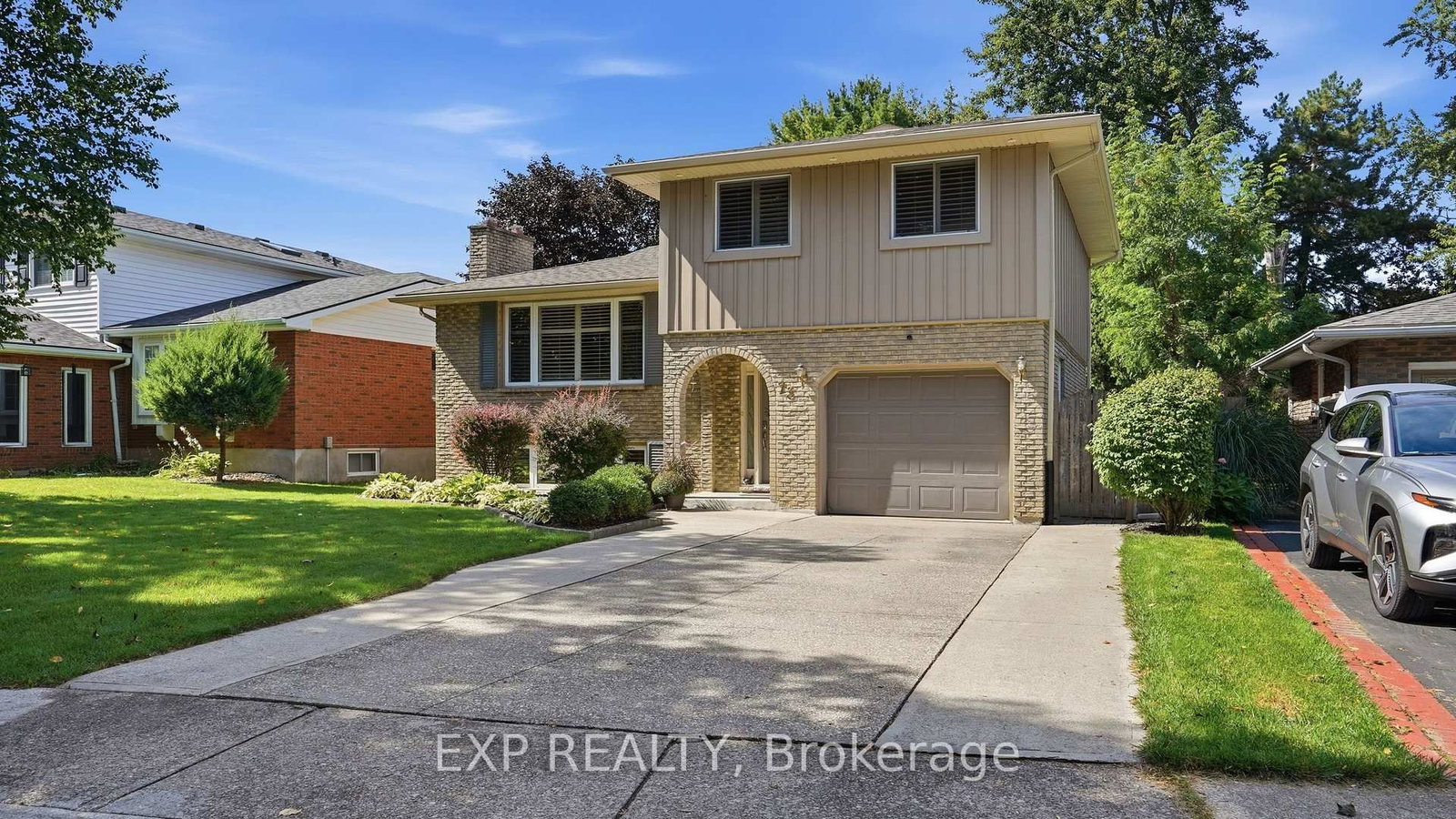73 Westgate Park Drive • St. Catharines, ON photo 1