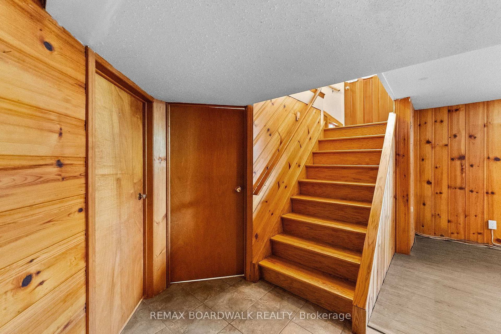 208 Oxford Street E • North Grenville, ON photo 16