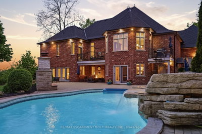 1863 Shaver Road • Hamilton, ON photo 2