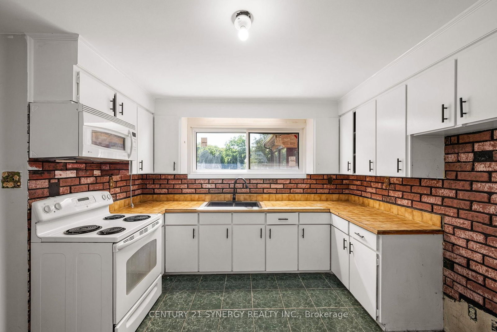 1134 Quigley Hill Road • Cumberland, ON photo 12